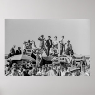 Póster Black and White 1968 Crows Watching Air Show