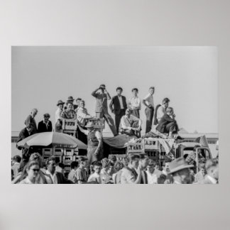 Póster Black and White 1968 Crows Watching Air Show