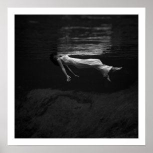 Póster Black and White Woman in the Water Photograph Post