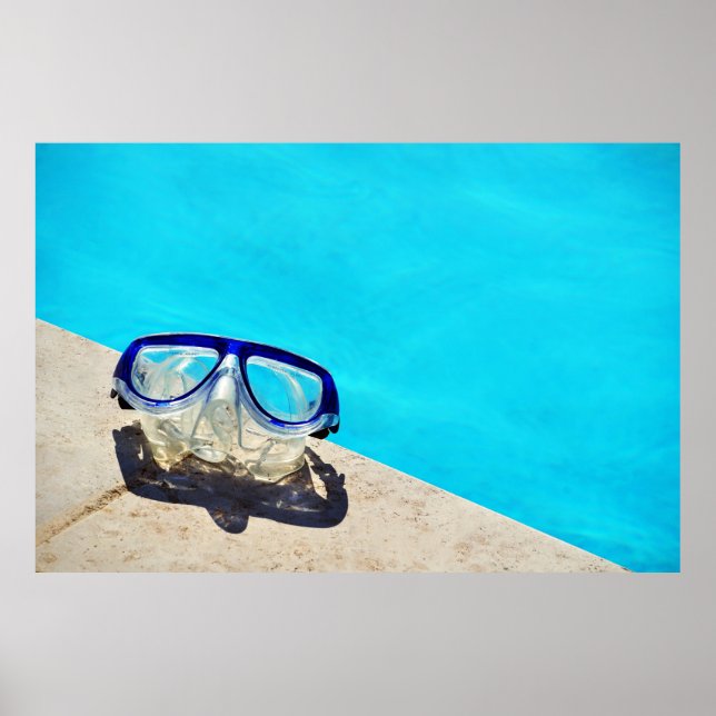 Póster Blue framed swimming goggles near pool at daytime (Frente)