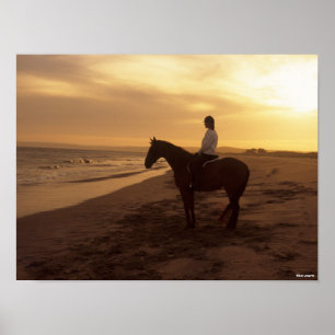 Póster Bob Langrish   Horse and Rider On Beach at Sunset