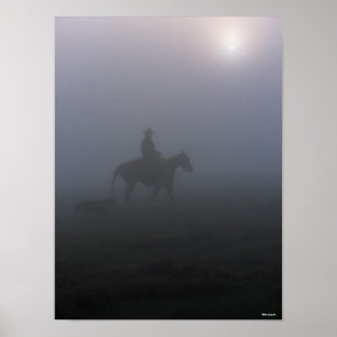 Póster Bob Langrish   Vaquero Montando En Niebla Con Perr