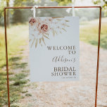 Póster Boho Floral Con Palm Deja Ducha De Noche Bienvenid<br><div class="desc">Señal de bienvenida Boho Floral with Palm Leaves Bridal Shower Welcome Sign Este moderno cartel de bienvenida con ducha de novias con flores de estilo bohemio cuenta con rosas de color,  huertos blancos y algunas hojas de palma. Ideal para una moderna ducha de novia de inspiración bohemia.</div>
