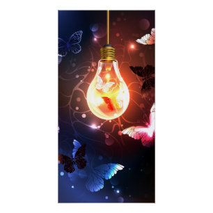 Póster Bombilla brillante con mariposas nocturnas
