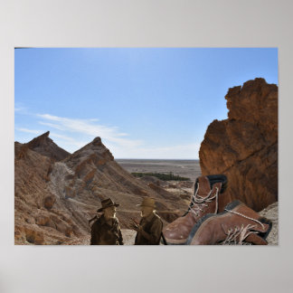 Póster Botas de Dios encontradas en el desierto.