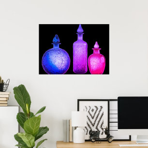 Póster Botellas de perfume de vidrio de colores vivos en