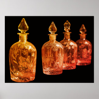 Póster Botellas de perfume de vidrio retro grabadas suave
