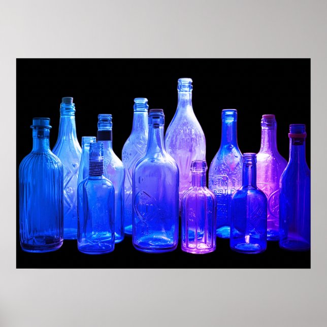 Póster Botellas de Vidrio Azules de Estilo Retro en la Pa (Frente)
