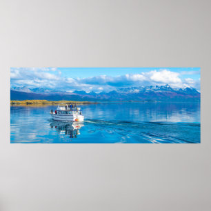 Póster Buque de turismo panorámico navegando por el canal