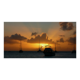 Póster Buques y el atardecer en la costa tropical
