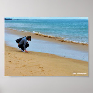 Póster Buscando la concha marina perfecta