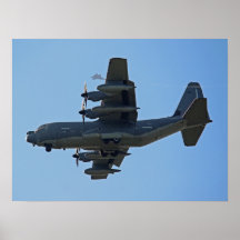C-130 Hércules Plane con F-35 Silhouette