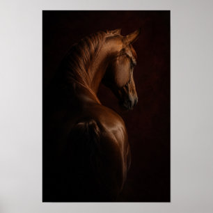 Póster Caballo castaño en luz dramática retrato ecuestre