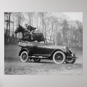 Póster Caballo Saltando Sobre Coche, 1923. Foto Antigua