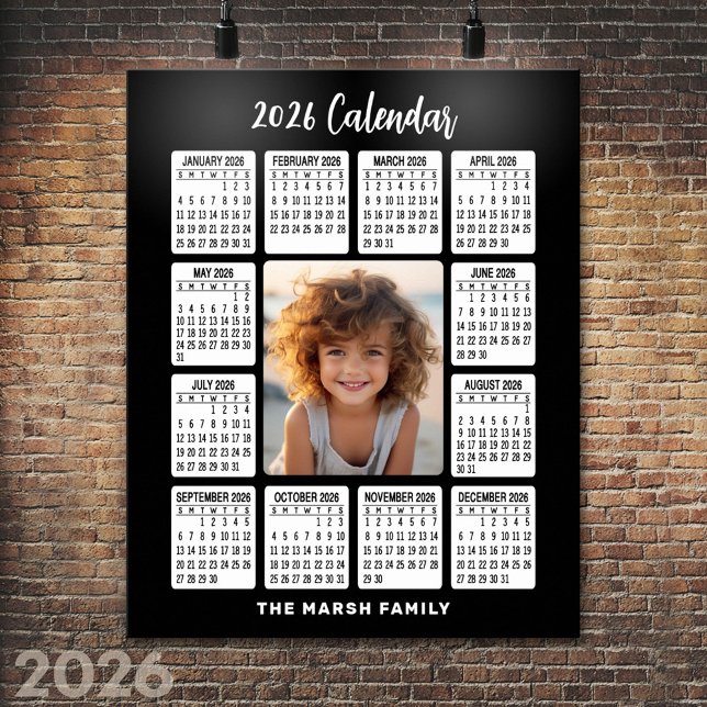 Póster Calendario - Foto vertical en el centro negra (2026 Calendar Poster)