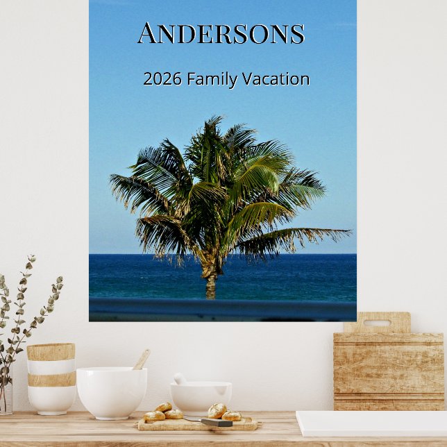 Póster Calm Palm Seascape | Family Name & Trip Year (Cocina)