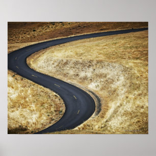 Póster Camino pavimentado y sinuoso vacío
