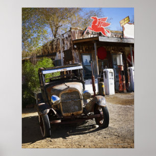 Póster Camión antiguo en la tienda general en el