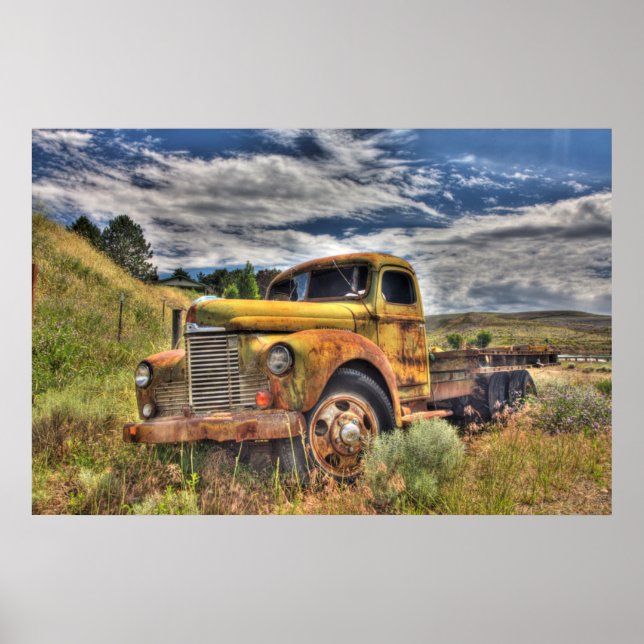 Póster Camión viejo abandonado en el campo (Frente)