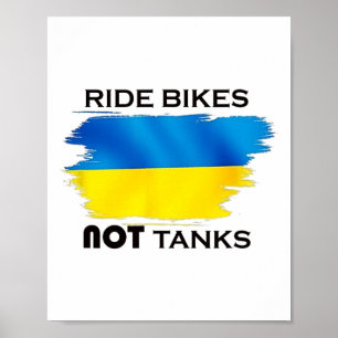 Póster Camisetas de la bandera de Ucrania en apoyo a los