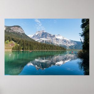 Póster Canoe on famous Emerald Lake - Yoho NP, Canada