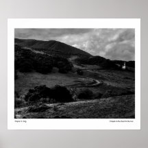 Capilla en camino a la tarjeta monocroma Sun