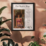 Póster Capricornio | Periódico fotográfico de astrología<br><div class="desc">Este poster zodiaco de cumpleaños está diseñado para lucir como una elegante portada periodística que incluye su propia foto e información. Ideales para desear un feliz día a tus amigos y familia por su cumpleaños. Con el nombre de los destinatarios, y los rasgos de personalidad de signos de cumpleaños y...</div>