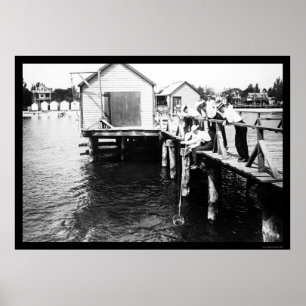 Póster Capturando cangrejos en la playa colonial, VA 1914