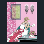 Póster Carta de Clarice - Diseño de moda Art Deco<br><div class="desc">Clarice se sienta en su traje de noche en una moderna silla de diseño, leyendo una carta. Su vestido tiene una banda contrastante y florales estilizados de los años 20 en la falda. En el fondo se encuentran los paneles murales de vieiras, el metalúrgico blanco giratorio y un cuadro enmarcado...</div>