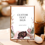 Póster Cartas florales de Borgoña y regalos Rótulo Person<br><div class="desc">Esta seña de personalizado de tarjetas y regalos de boho burdeos es perfecta para su elegante boda bohemio de verano. Flores de color rosa polvoriento moderno,  vegetación oscura,  con toques de peonía,  mariposa y rosa rubor,  seguro que completará el estilo que deseas.</div>