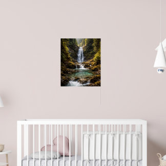 Póster Cascada de Cristal en Valle Montañoso