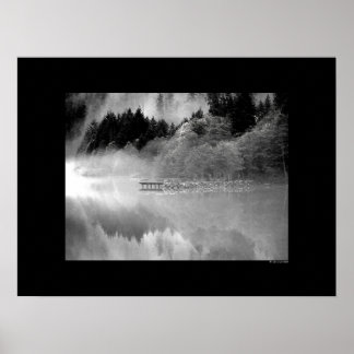 Póster Cascada - Dock a orillas del lago
