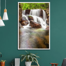 Póster Cascada durante el otoño cerca de la presa de Quei