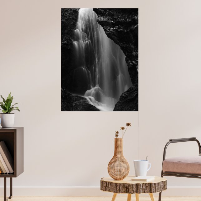 Póster Cascada en blanco y negro con larga exposición (Salón 3)