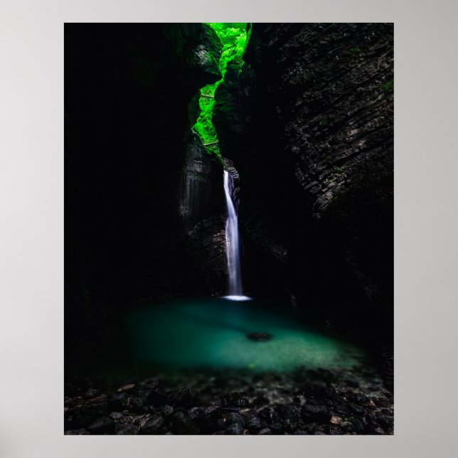 Póster Cascada Kozjak en toda su gloria (Frente)