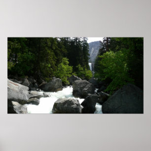 Póster Cascada Vernal en la distancia en Yosemite