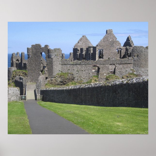Póster Castillo de Dunluce cerca de Bushmills y Portrush, (Frente)