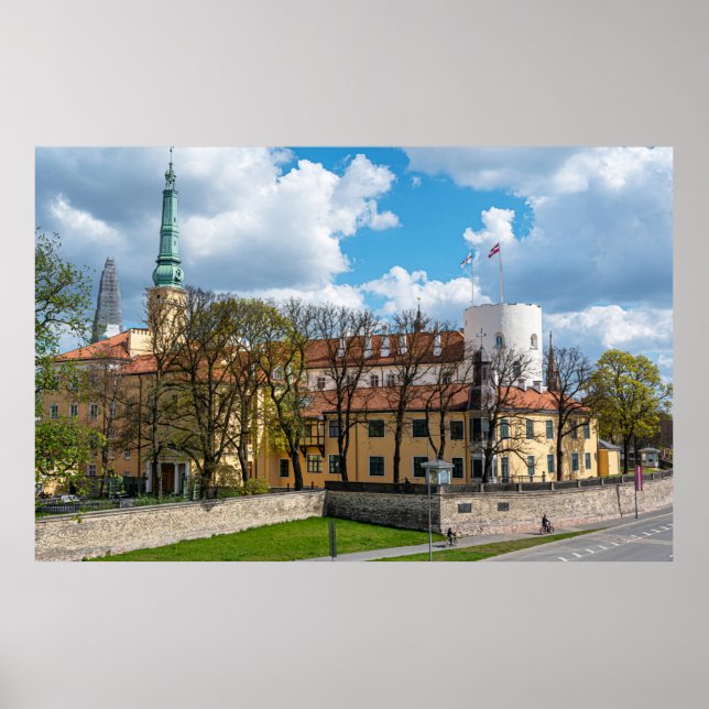 Póster Castillo Riga durante el día soleado en Riga, Leto (Frente)