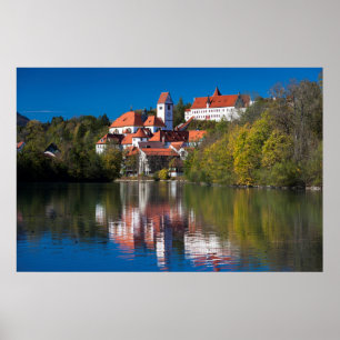 Póster Castillo y Abby junto al río