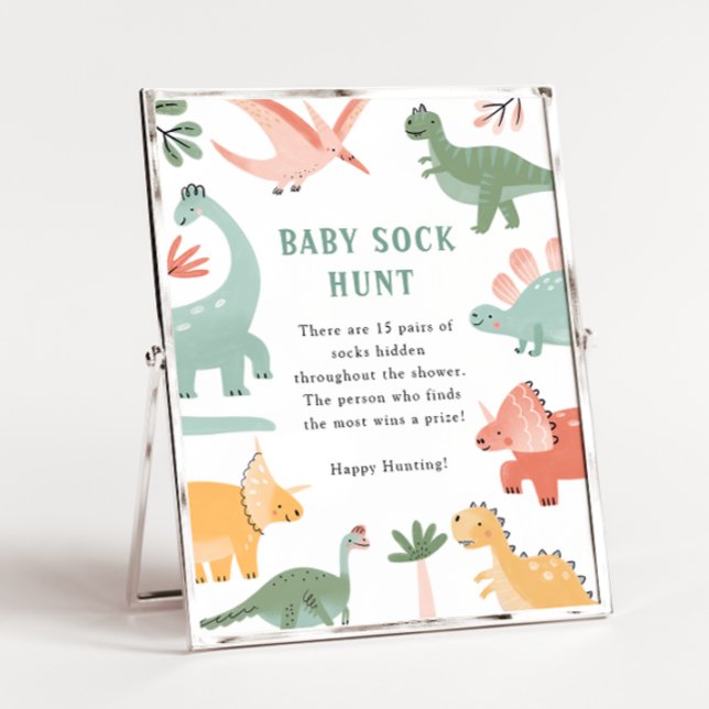 Póster Caza de gallos de dinosaurios (Dinosaur Baby Sock Hunt Game Sign Poster by Painted Paperie)