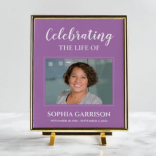 Póster Celebración púrpura de la vida con un funeral foto
