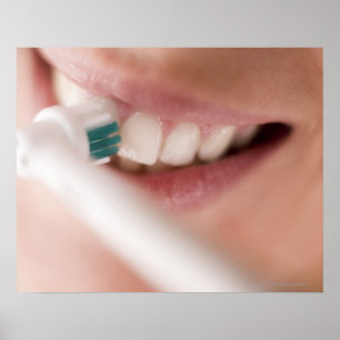 Póster Cepillo de dientes eléctrico. Estos dispositivos t