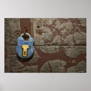 Póster Cerradura metalizado antigua en la pared de piedra