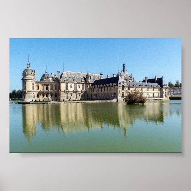 Póster Chateau de Chantilly con reflejo en el lago (Frente)
