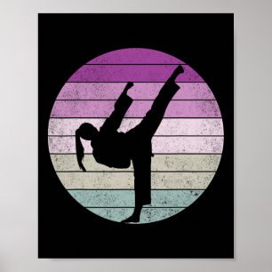 Póster Chica de Karate Diciendo Artes Marciales 