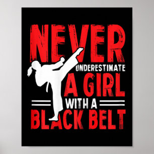 Póster Chica de Karate Femenina Nunca Subestimes a una Ch