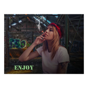 Póster Chica disfrutando del humo