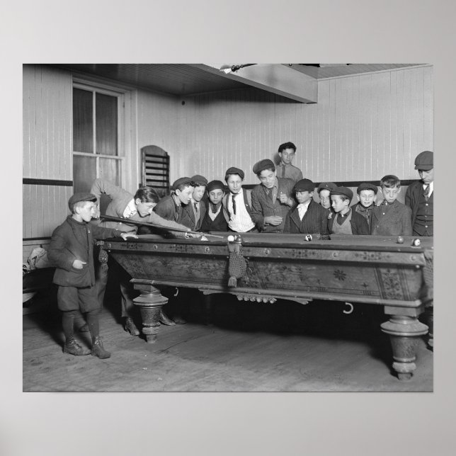 Póster Chicos jugando billar, 1909. Foto antigua (Frente)