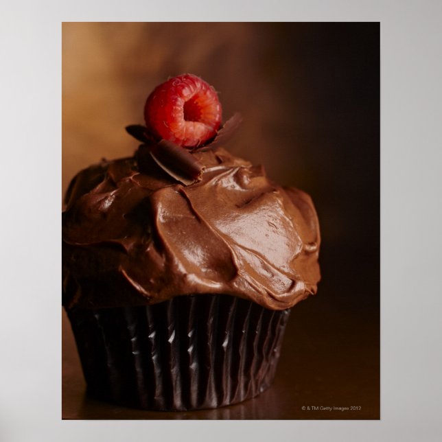 Póster Chocolate Cupcake with a Raspberry topping (Frente)