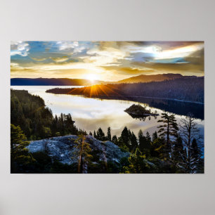 Póster Cielo brillante en la bahía esmeralda el lago